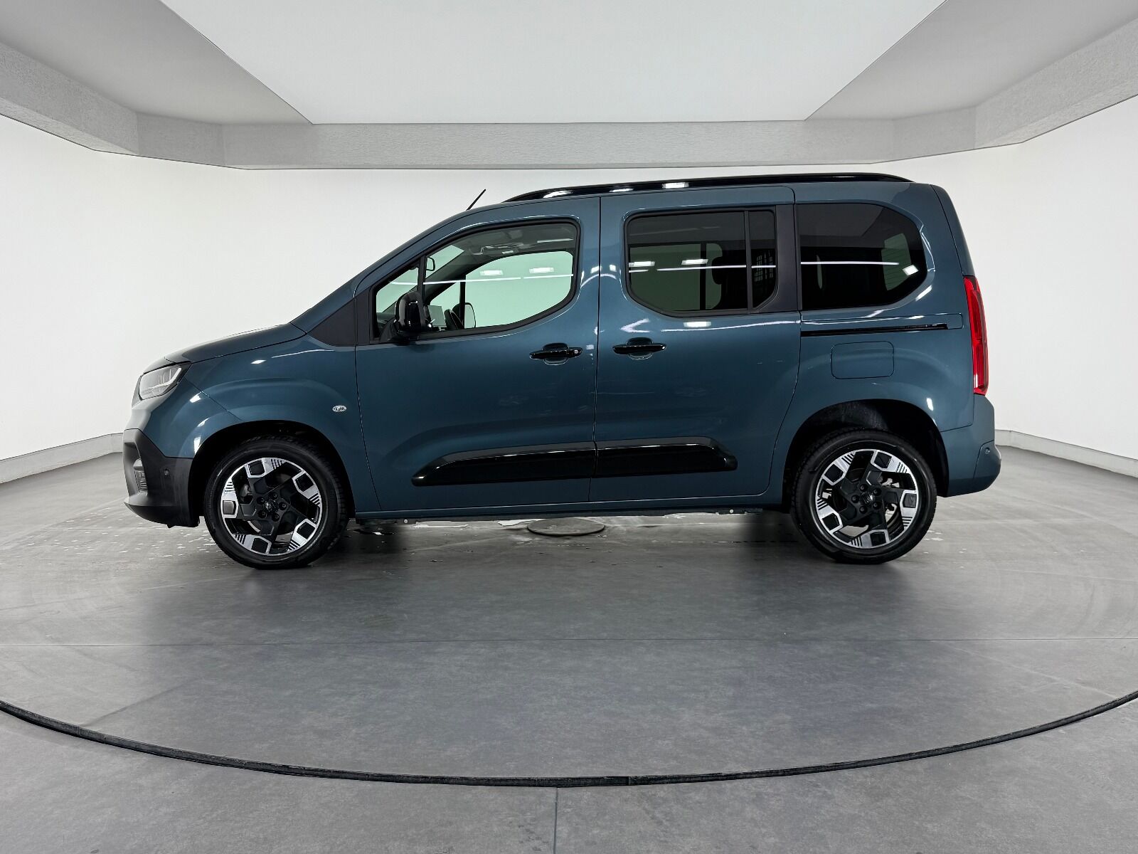 Fiat Doblo Combi 1.5 BlueHDİ Premio Plus - 2026 - Detay
