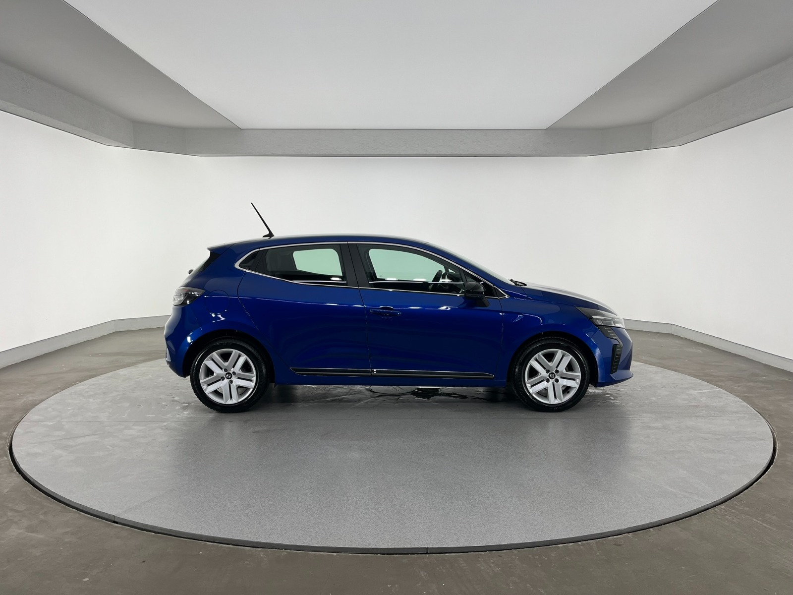 Renault Clio Hatchback 1.0 TCe Evolution X-Tronic - 2024 - Detay