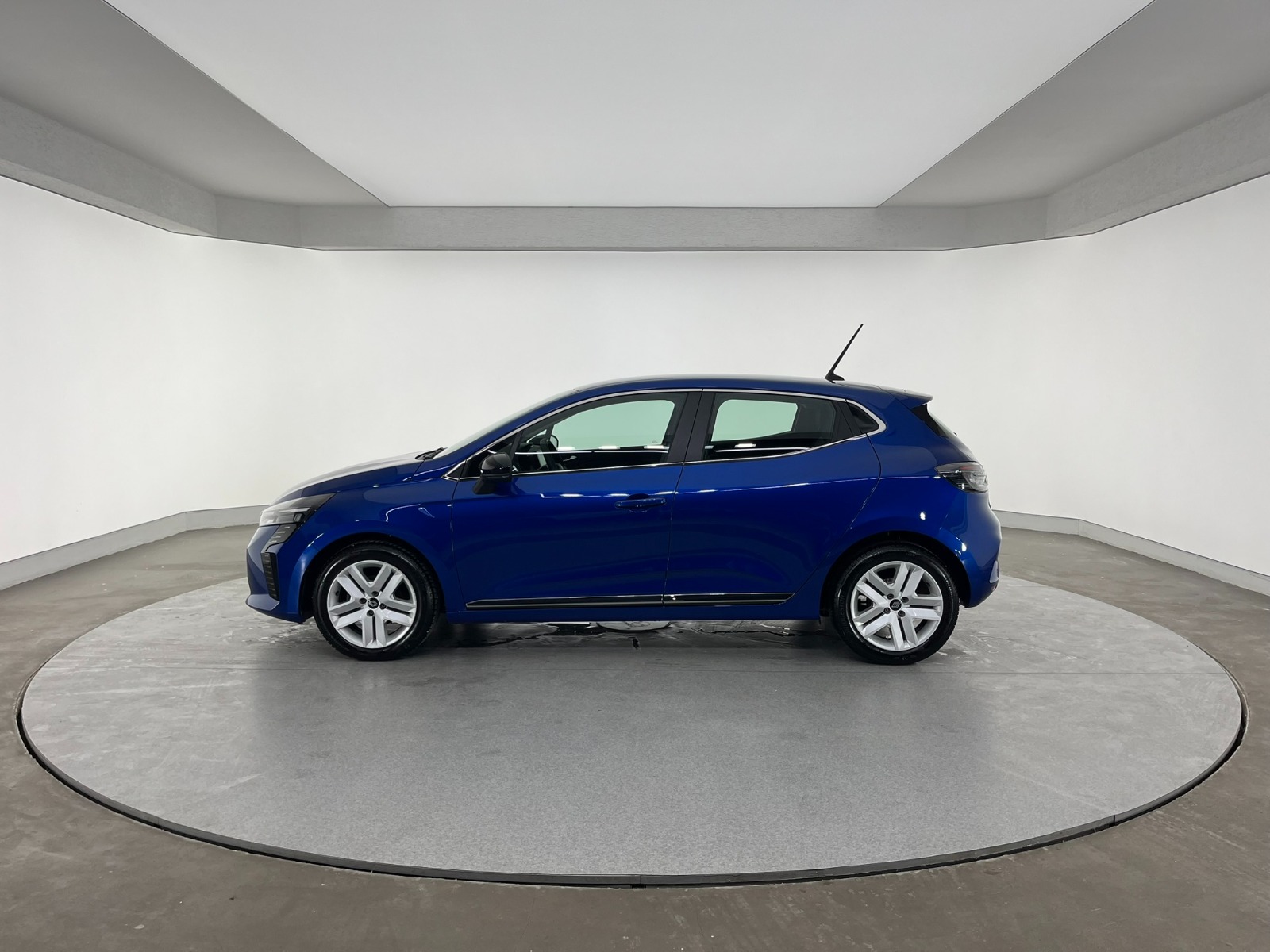 Renault Clio Hatchback 1.0 TCe Evolution X-Tronic - 2024 - Detay