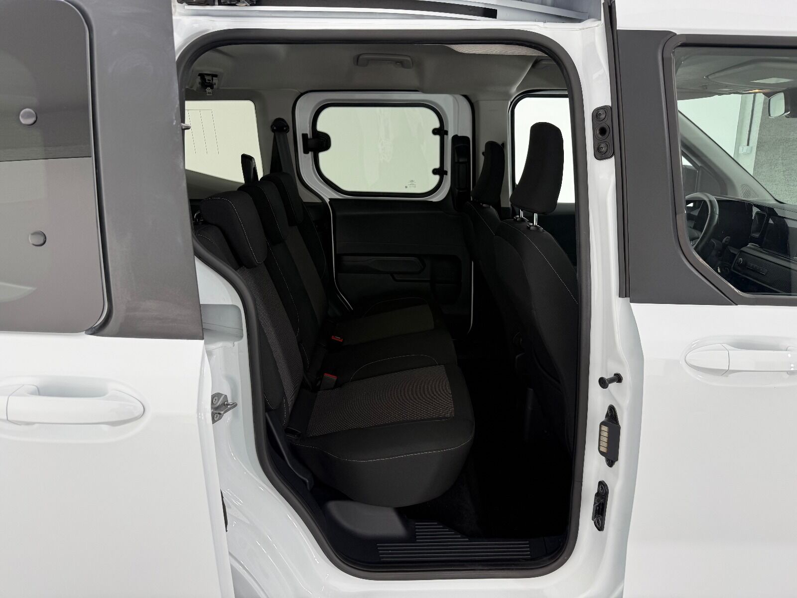 Ford Tourneo Courier 1.5L EcoBlue Deluxe - 2024 - Detay