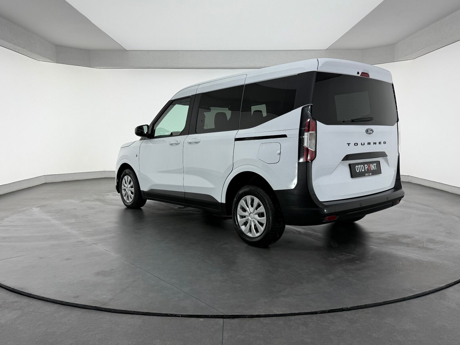 Ford Tourneo Courier 1.5L EcoBlue Deluxe - 2024 - Detay