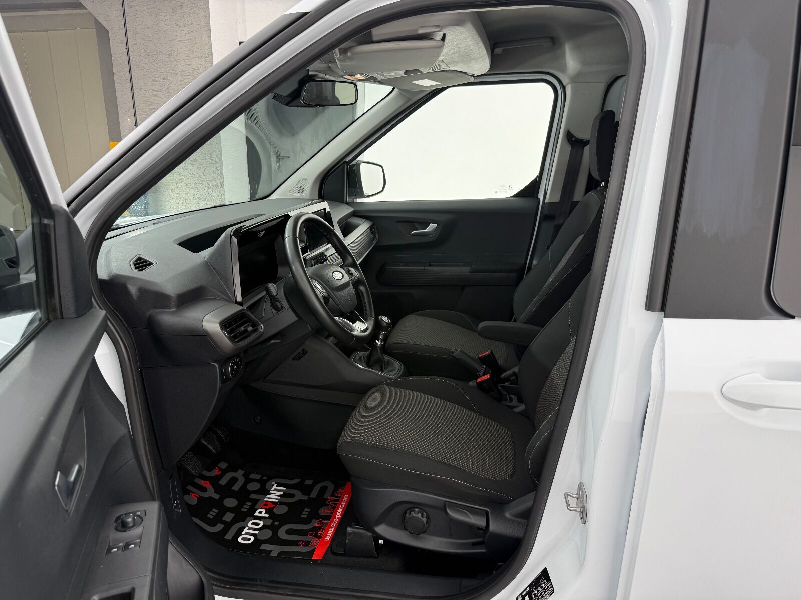 Ford Tourneo Courier 1.5L EcoBlue Deluxe - 2024 - Detay