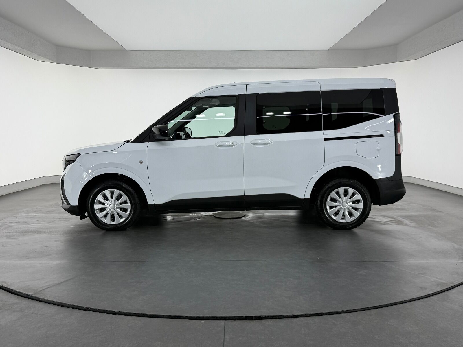 Ford Tourneo Courier 1.5L EcoBlue Deluxe - 2024 - Detay