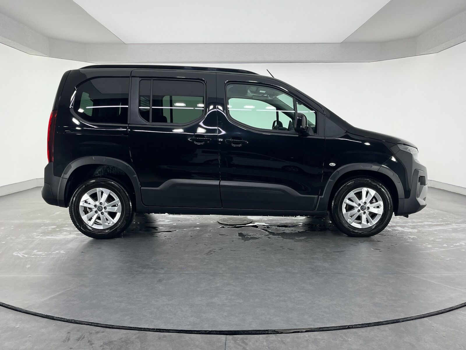 Peugeot Rifter 1.5 BlueHDI Allure EAT8 - 2025 - Detay