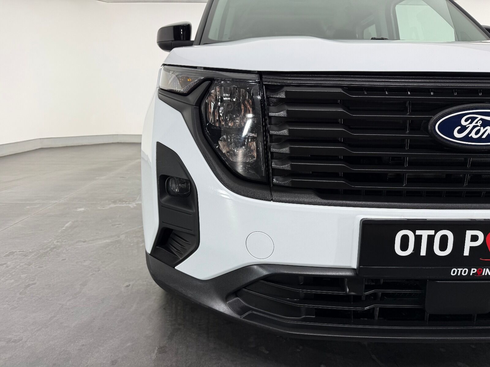 Ford Tourneo Courier 1.0 EcoBoost Deluxe - 2025 - Detay