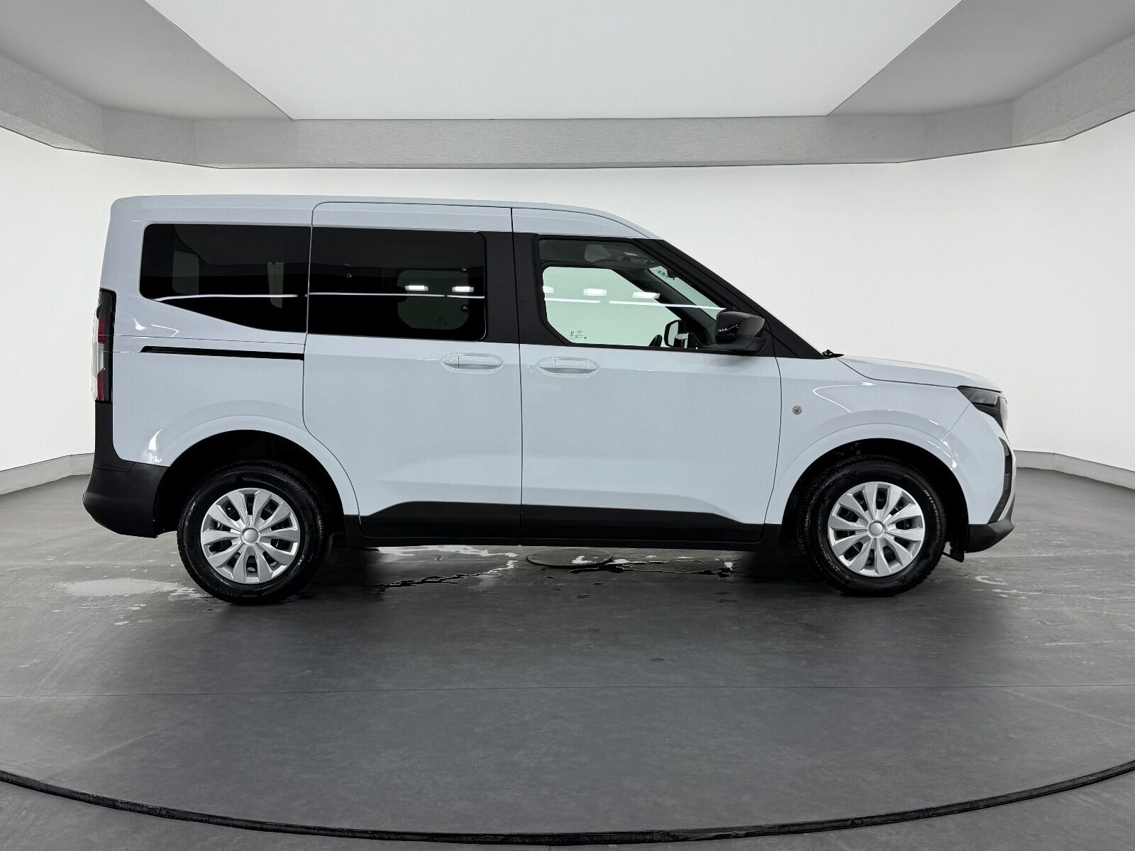 Ford Tourneo Courier 1.0 EcoBoost Deluxe - 2025 - Detay