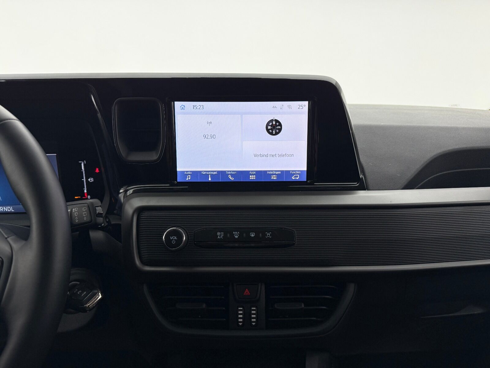 Ford Tourneo Courier 1.0 EcoBoost Deluxe - 2025 - Detay