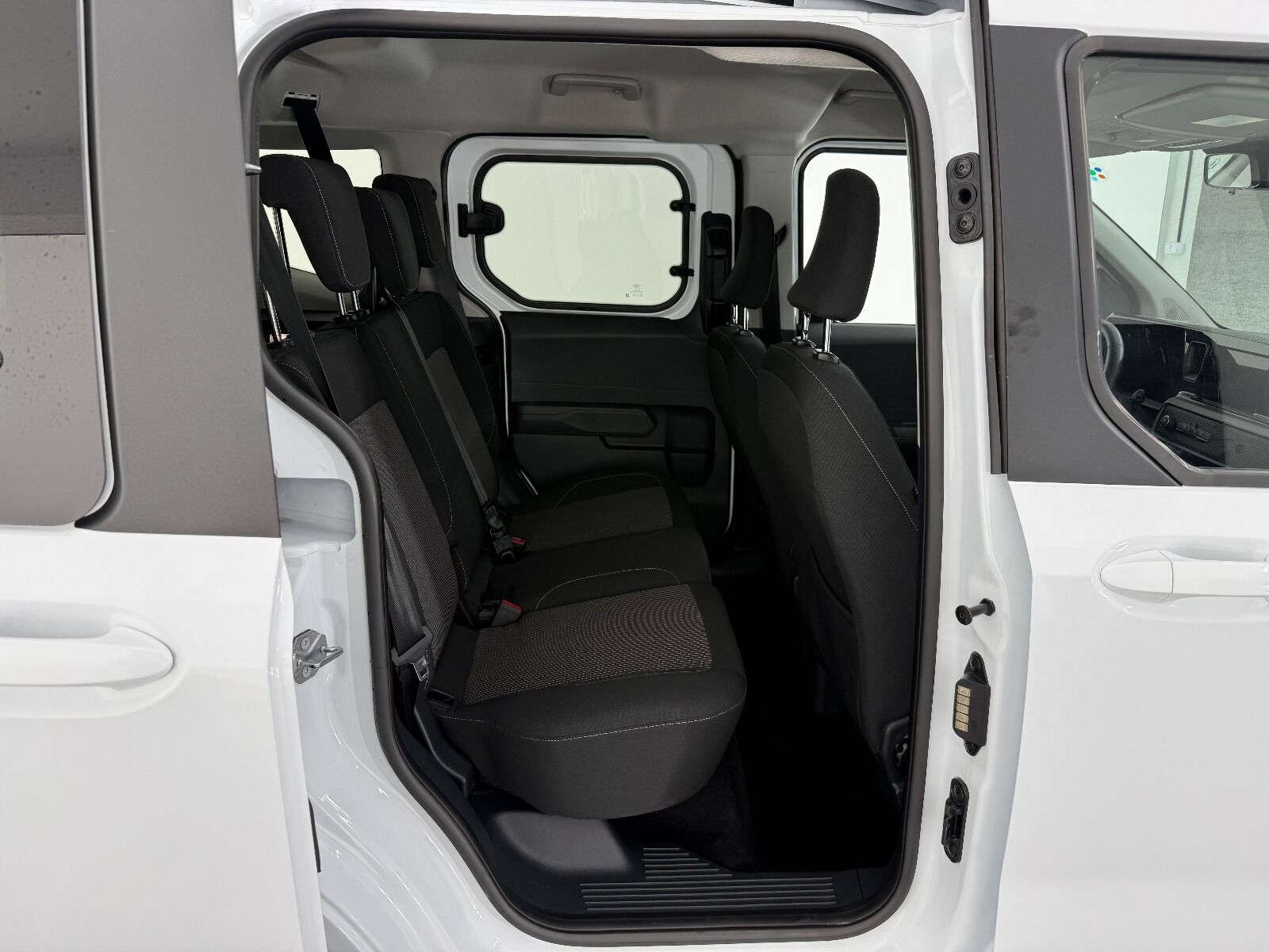 Ford Tourneo Courier 1.0 EcoBoost Deluxe - 2025 - Detay