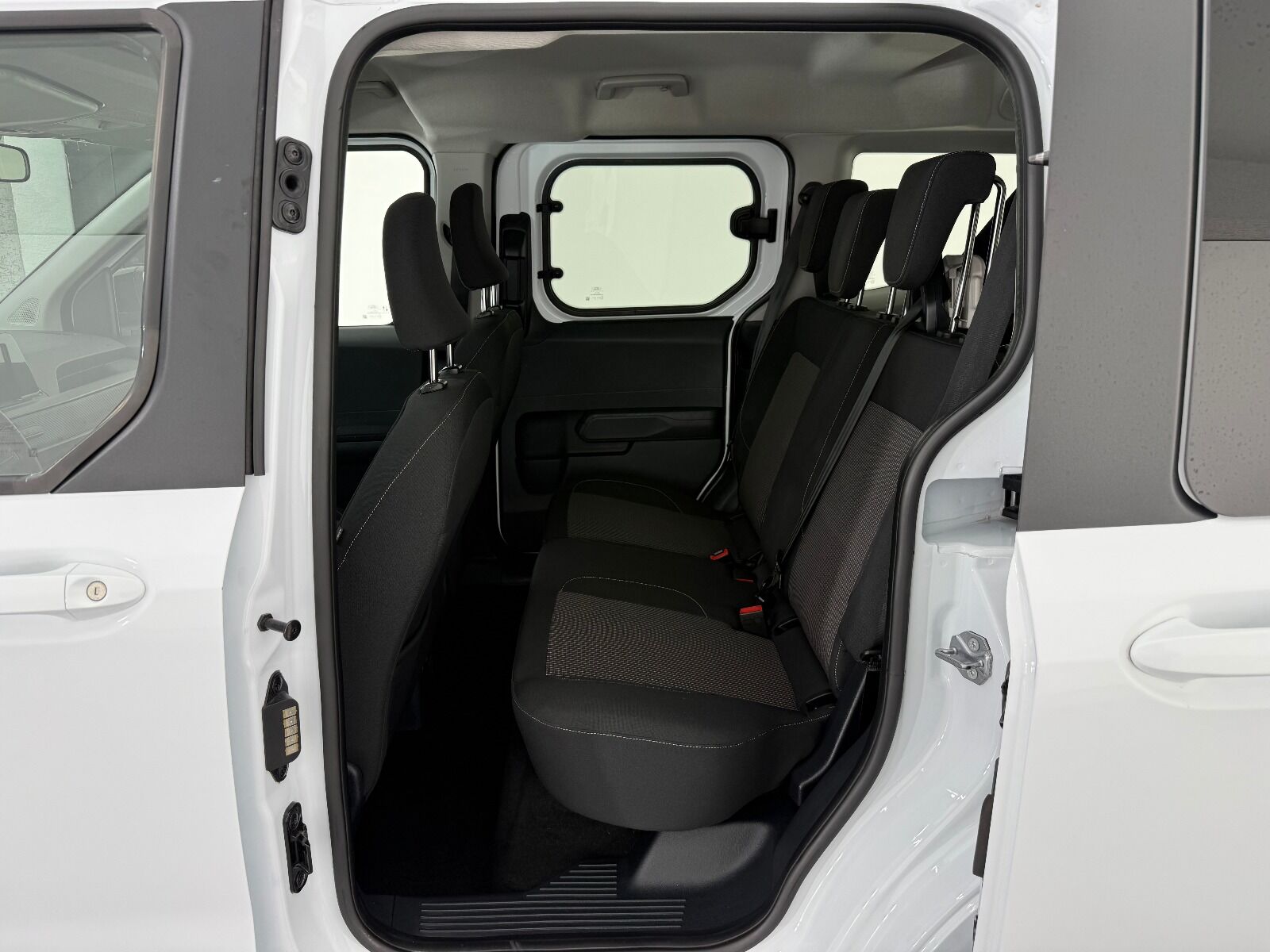 Ford Tourneo Courier 1.0 EcoBoost Deluxe - 2025 - Detay