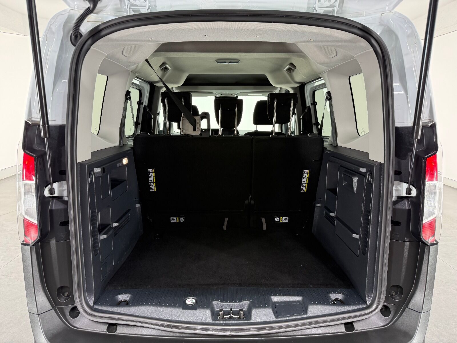 Ford Tourneo Courier 1.0 EcoBoost Deluxe - 2025 - Detay
