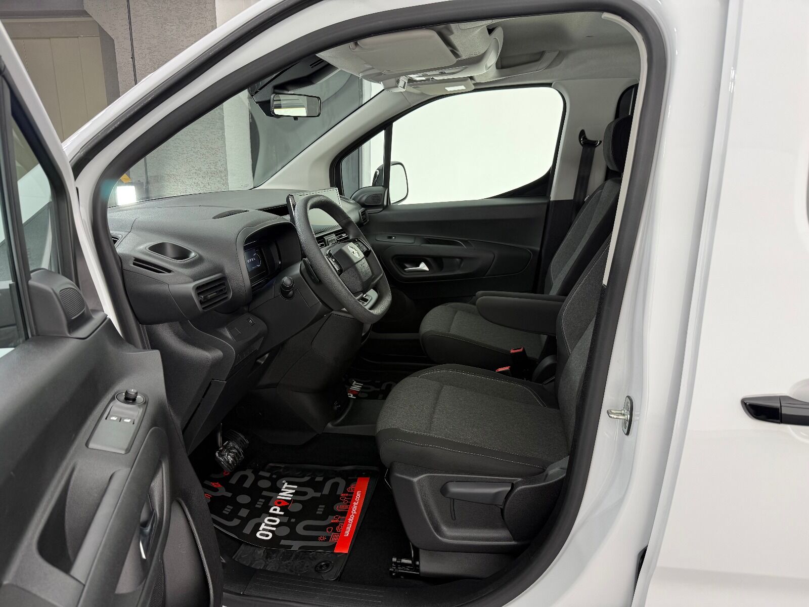 Opel Combo 1.5 D Essential - 2026 - Detay