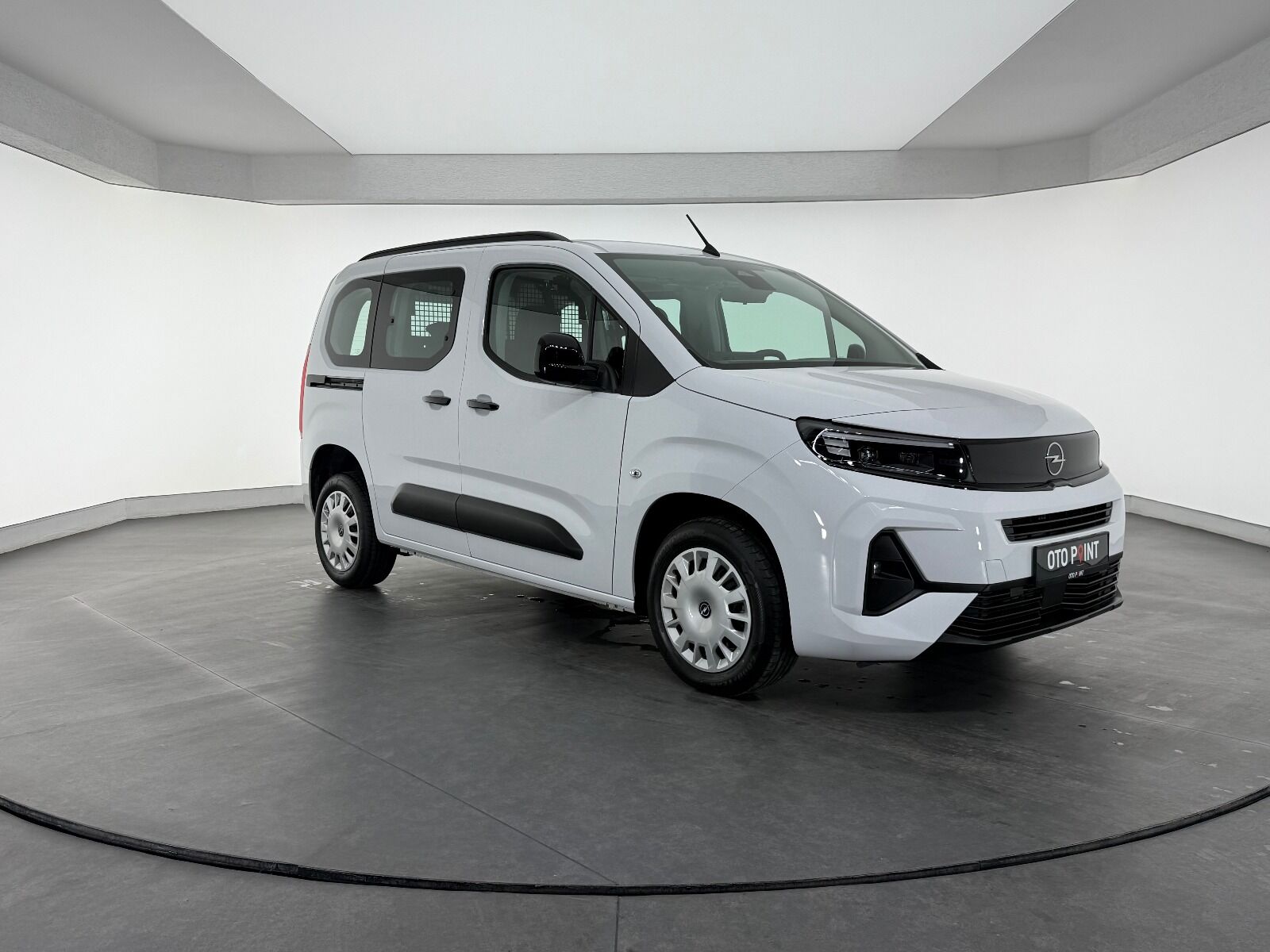 Opel Combo 1.5 D Essential - 2026 - Detay