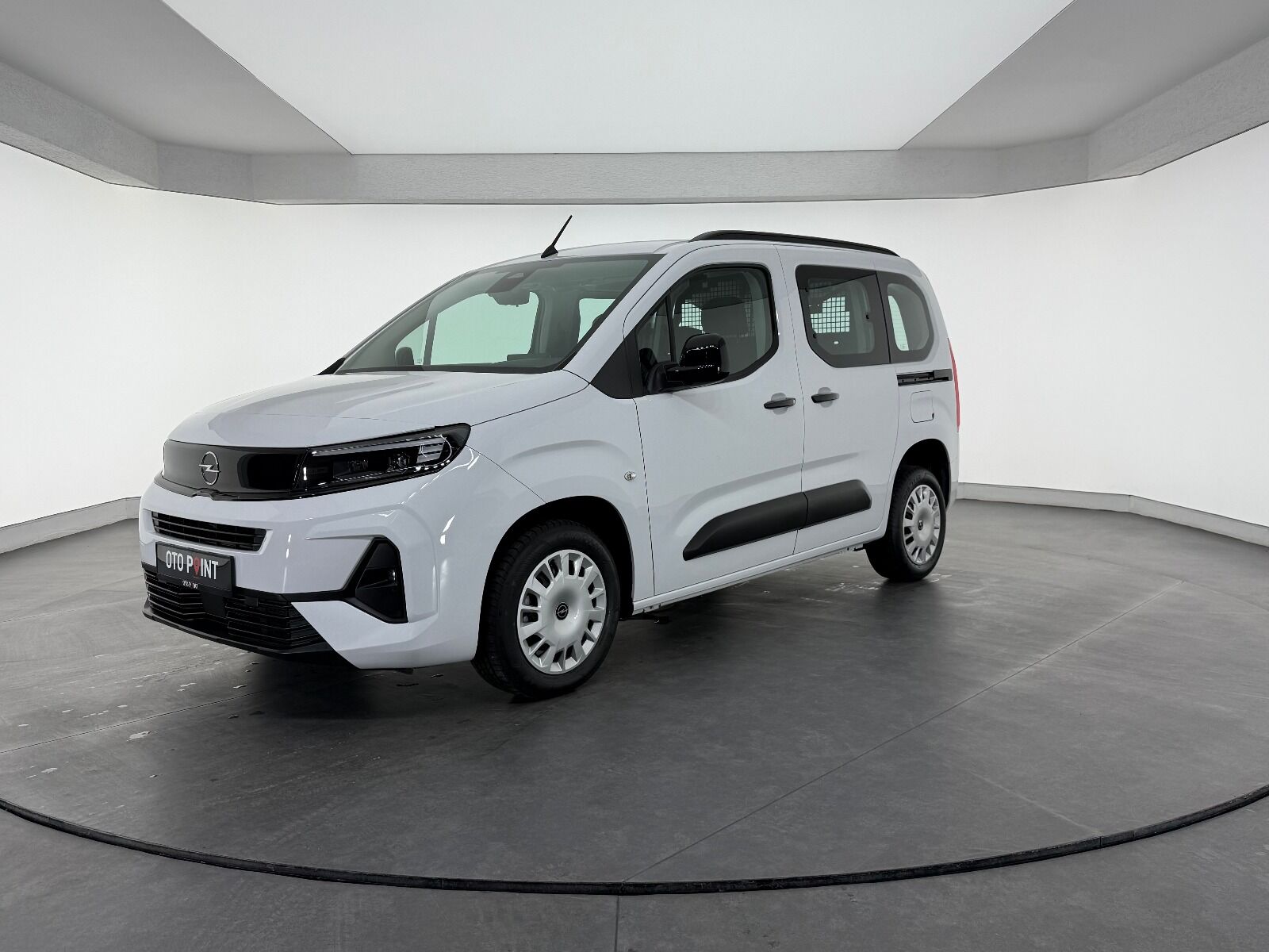 Opel Combo 1.5 D Essential - 2026 - Detay
