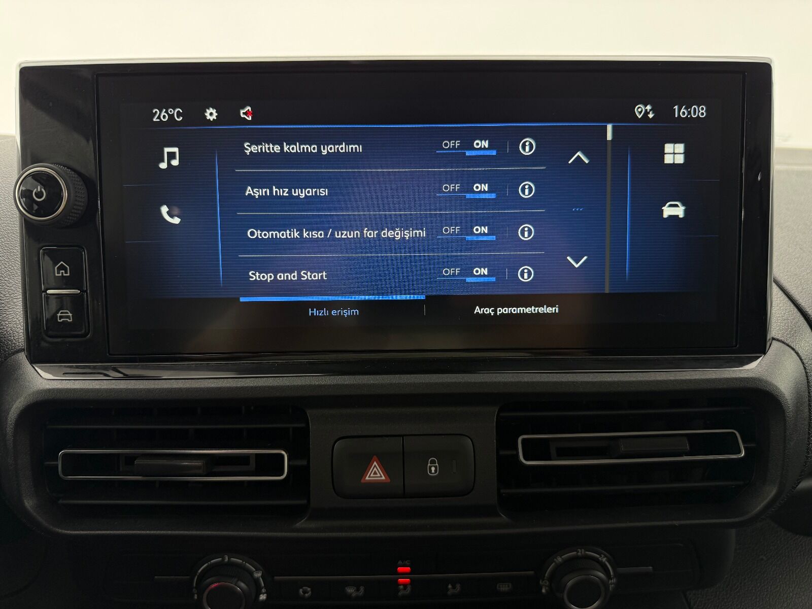 Opel Combo 1.5 D Essential - 2026 - Detay
