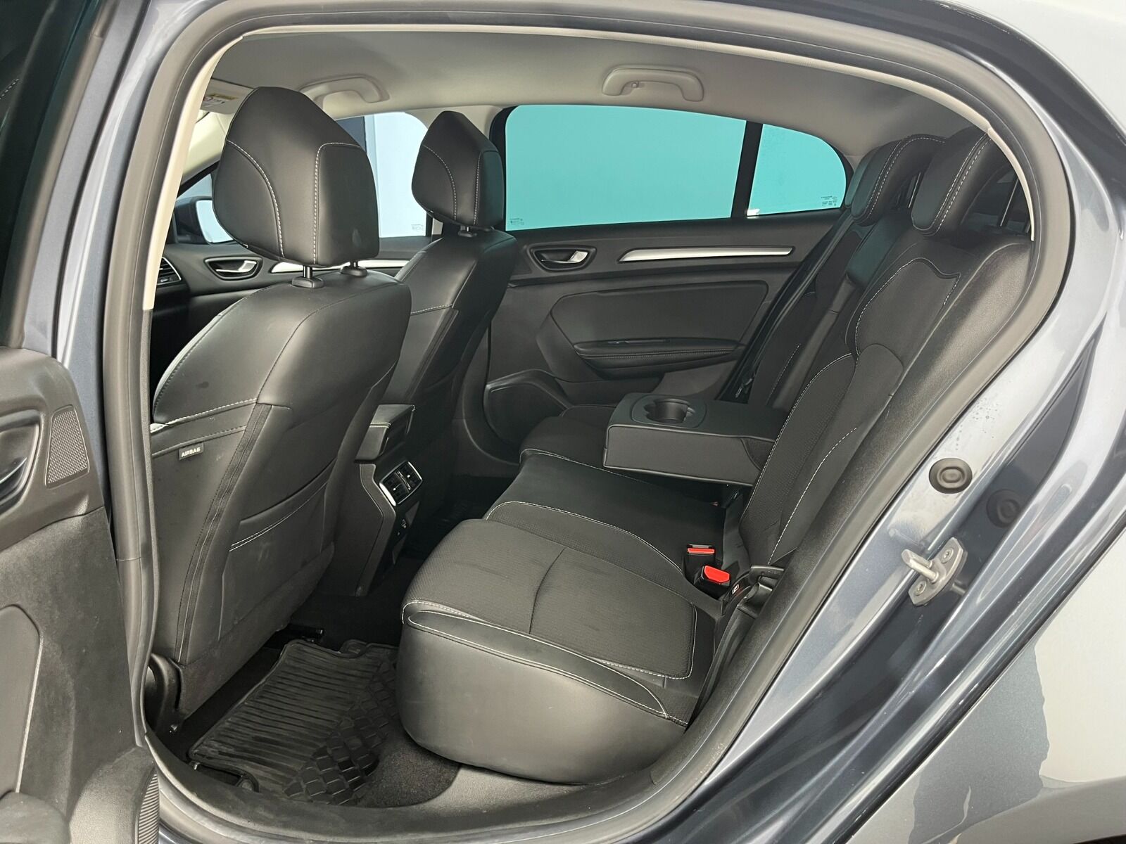 Renault Megane Sedan 1.5 Blue DCI Icon EDC - 2024 - Detay