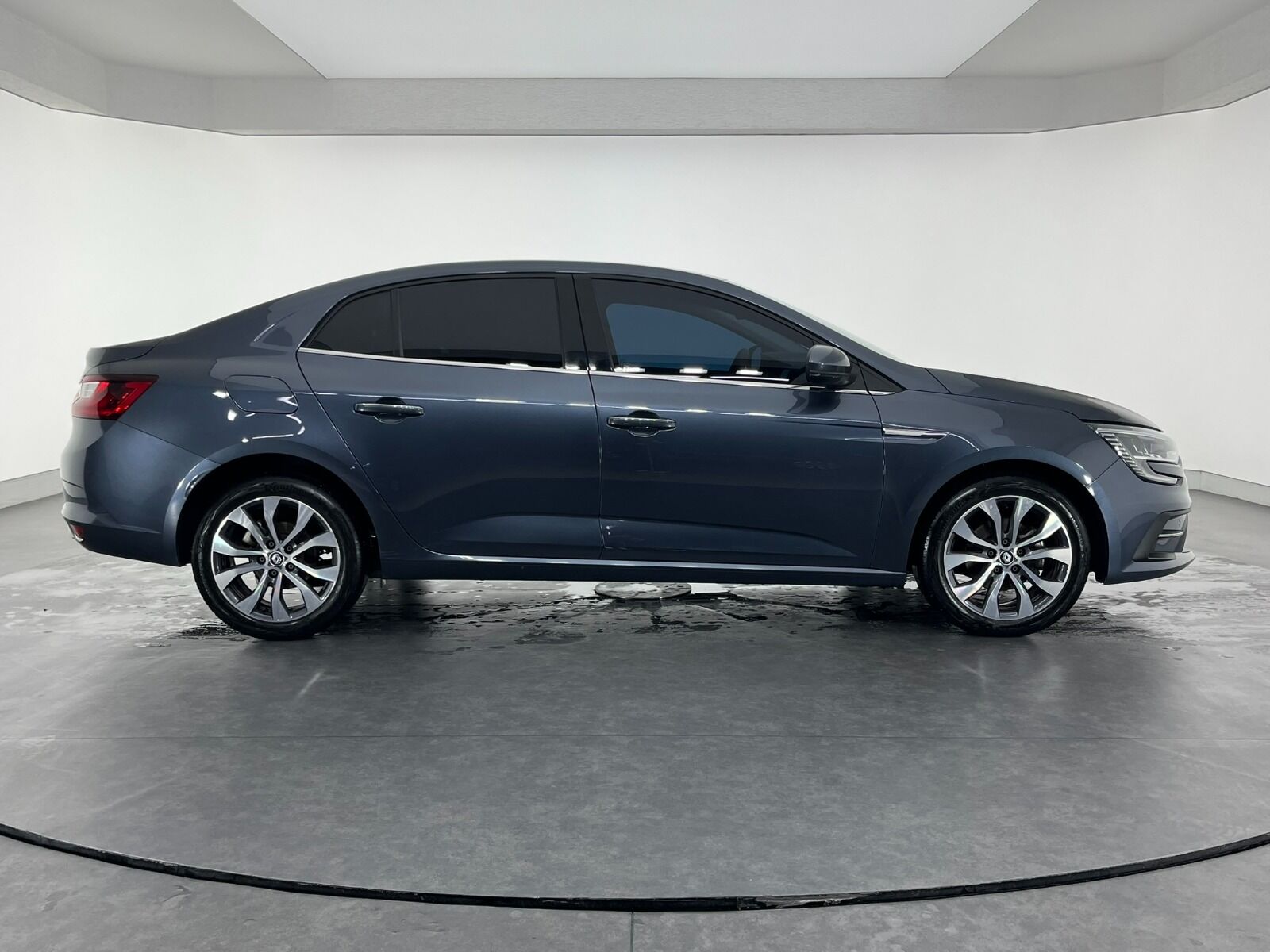 Renault Megane Sedan 1.5 Blue DCI Icon EDC - 2024 - Detay