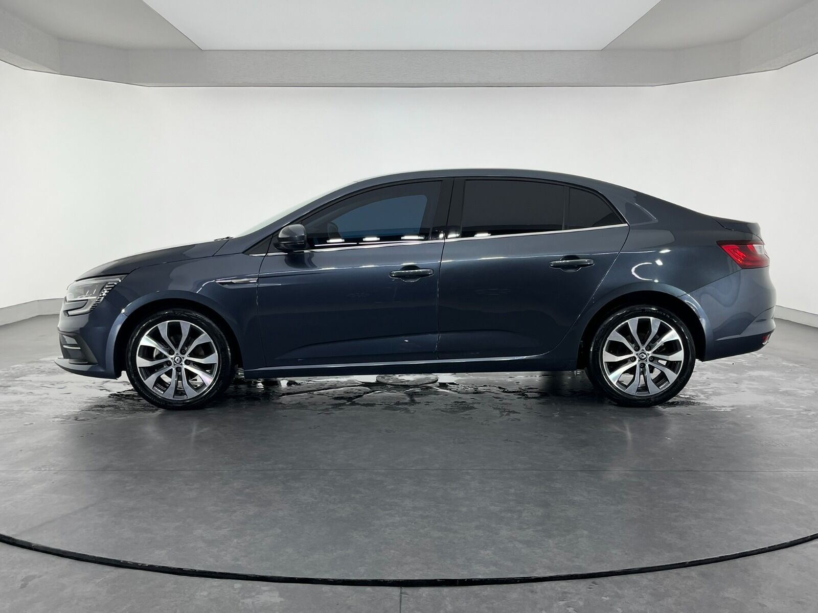 Renault Megane Sedan 1.5 Blue DCI Icon EDC - 2024 - Detay