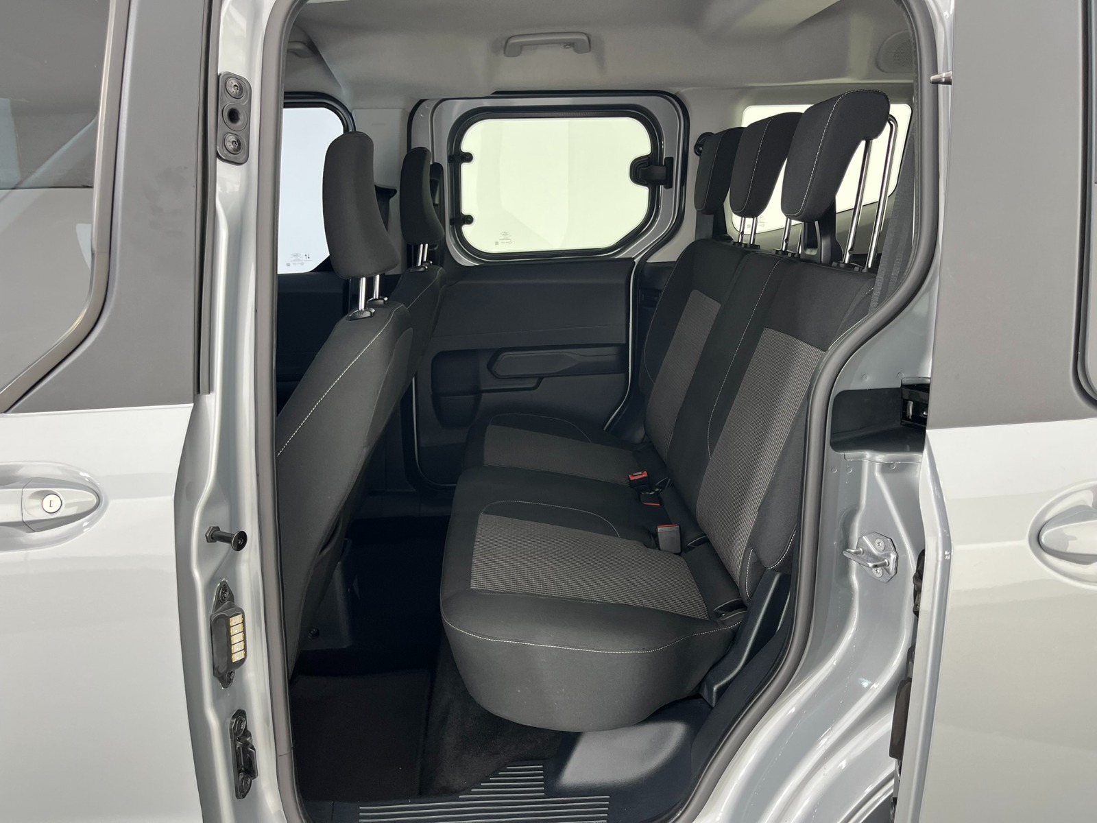 Ford Tourneo Courier Kombi 1.5 EcoBlue Deluxe - 2025 - Detay