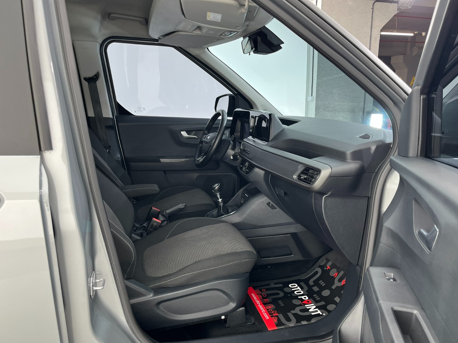 Ford Tourneo Courier Kombi 1.5 EcoBlue Deluxe - 2025 - Detay