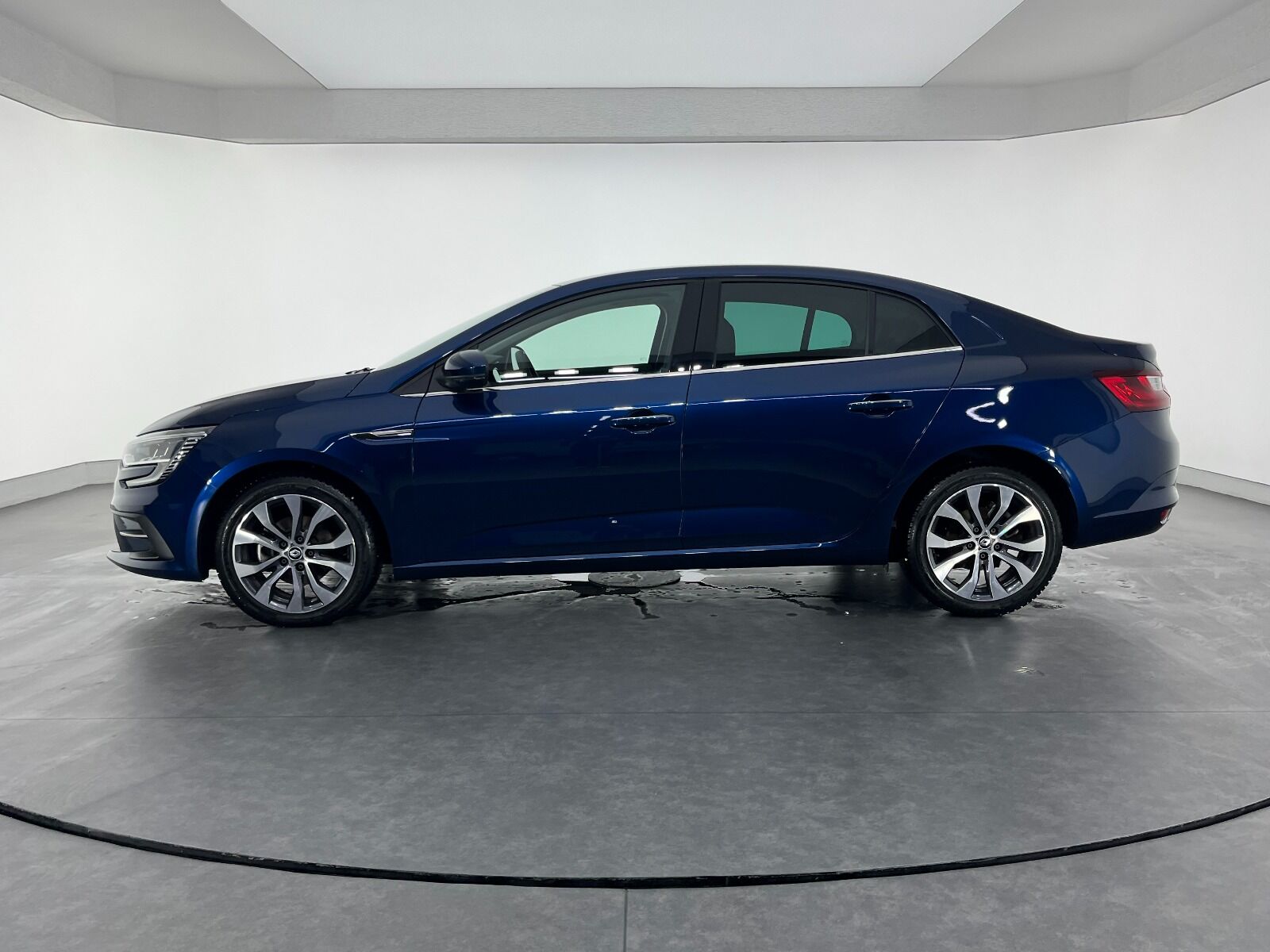 Renault Megane Sedan 1.5 Blue DCI Icon EDC - 2024 - Detay