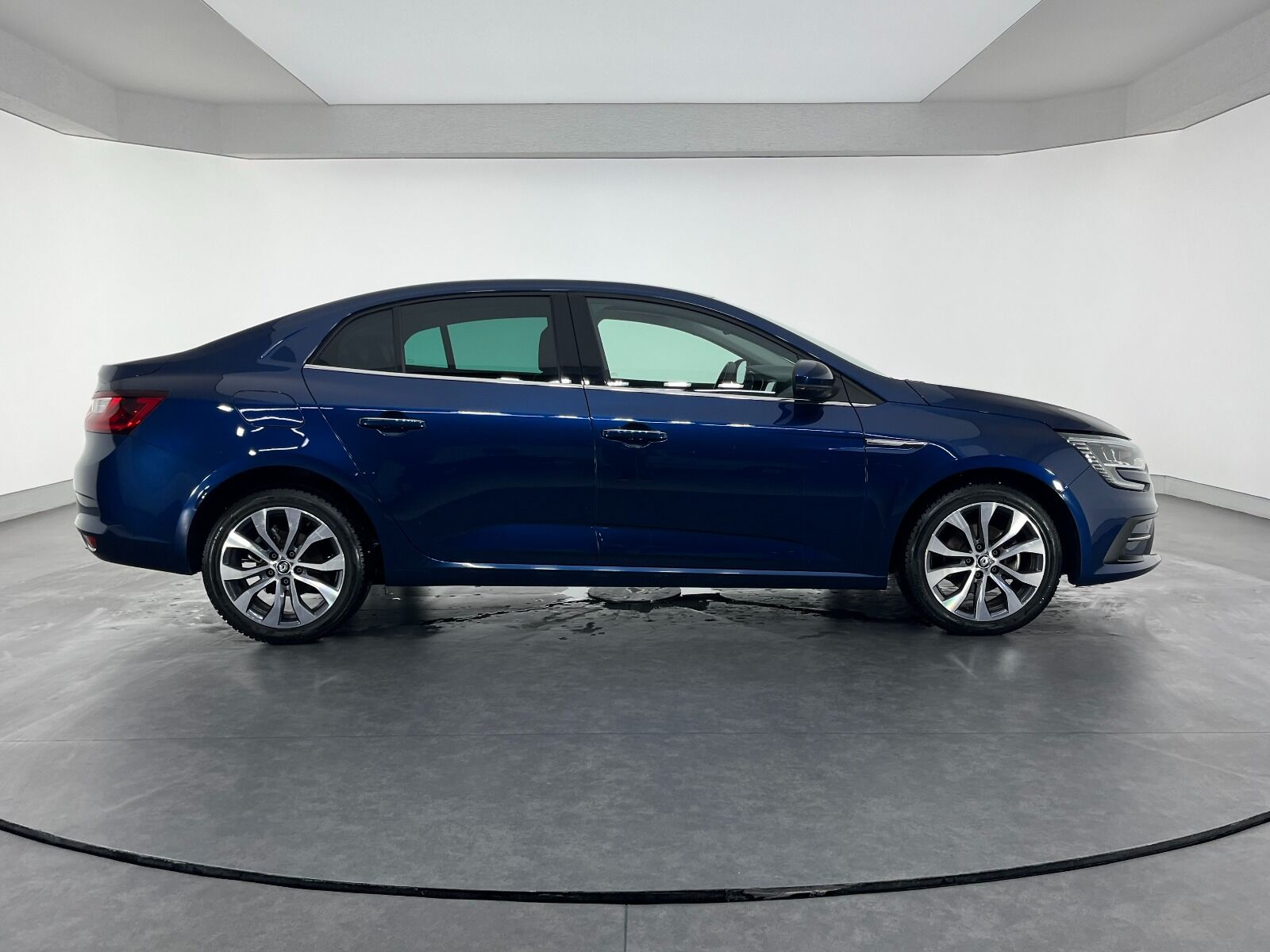 Renault Megane Sedan 1.5 Blue DCI Icon EDC - 2024 - Detay