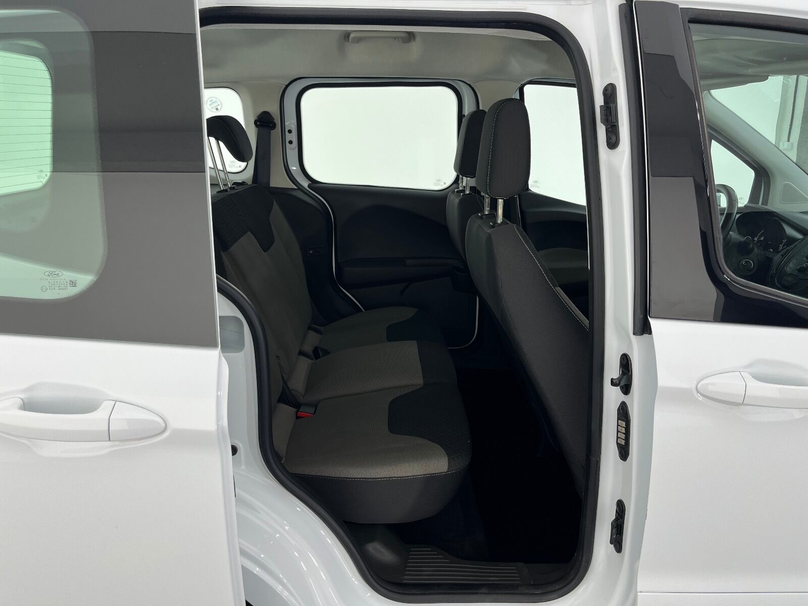 Ford Tourneo Courier 1.5 TDCI Deluxe - 2023 - Detay
