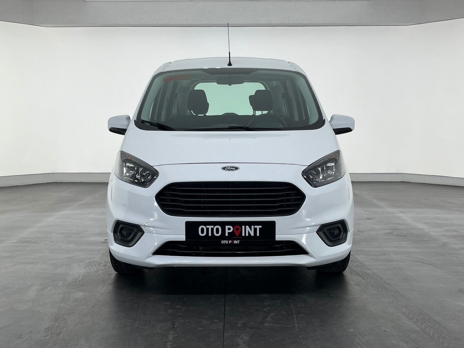 Ford Tourneo Courier 1.5 TDCI Deluxe - 2023