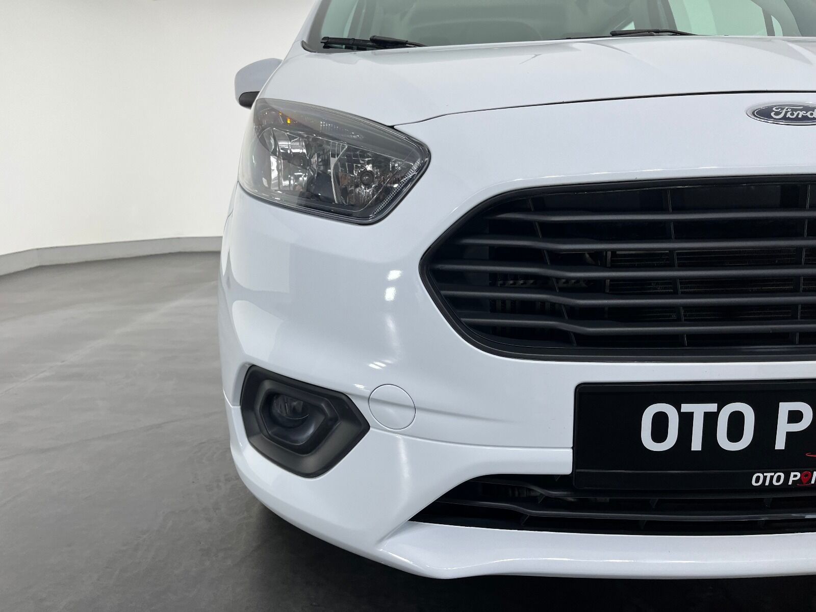 Ford Tourneo Courier 1.5 TDCI Deluxe - 2023 - Detay
