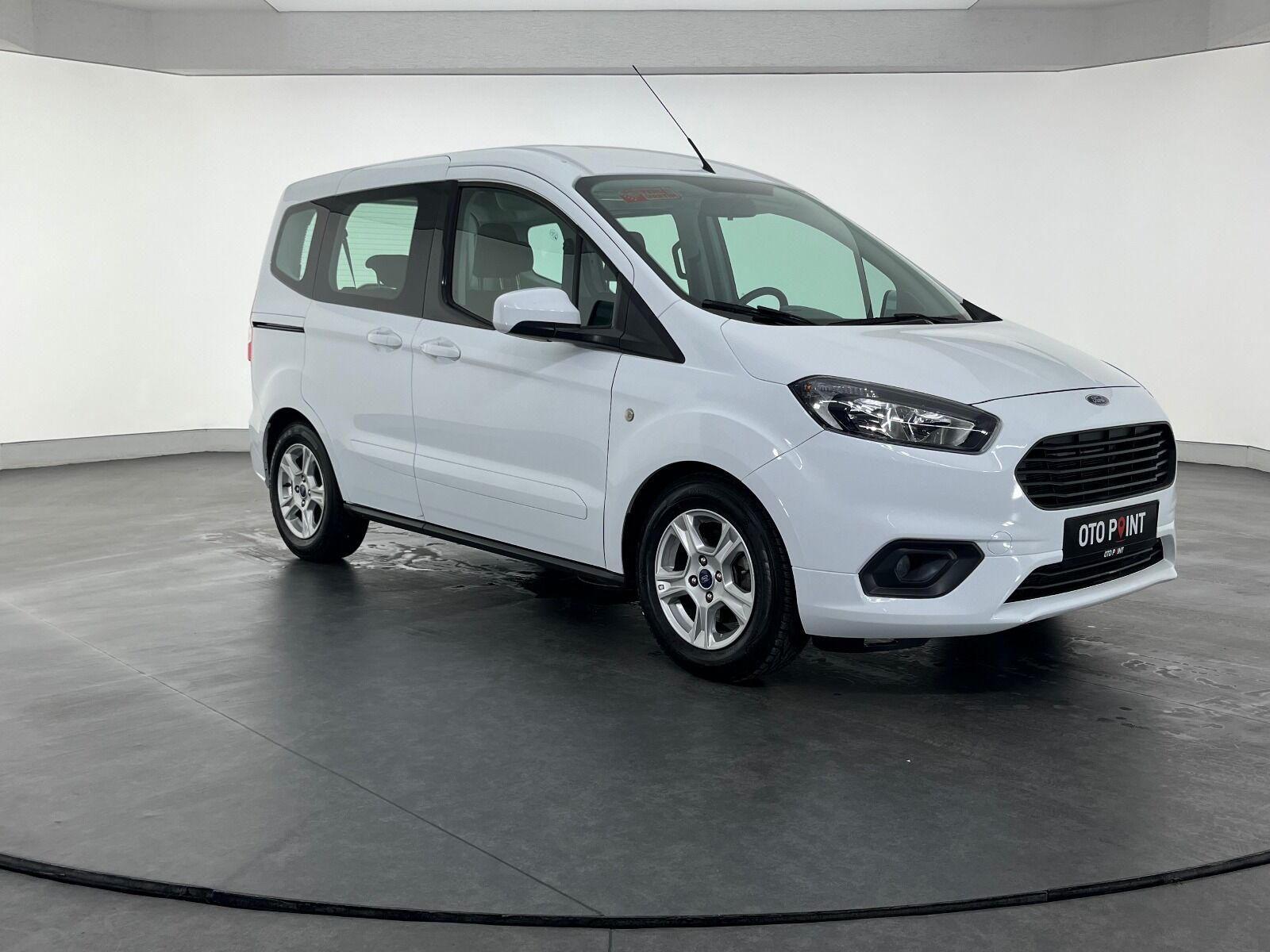Ford Tourneo Courier 1.5 TDCI Deluxe - 2023 - Detay