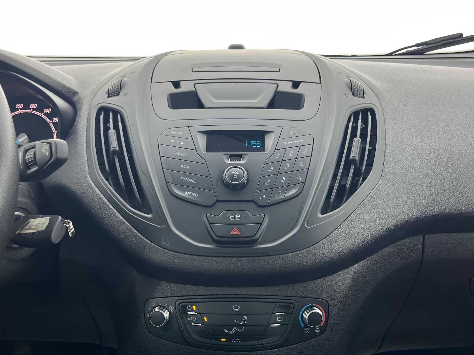 Ford Tourneo Courier 1.5 TDCI Deluxe - 2023 - Detay