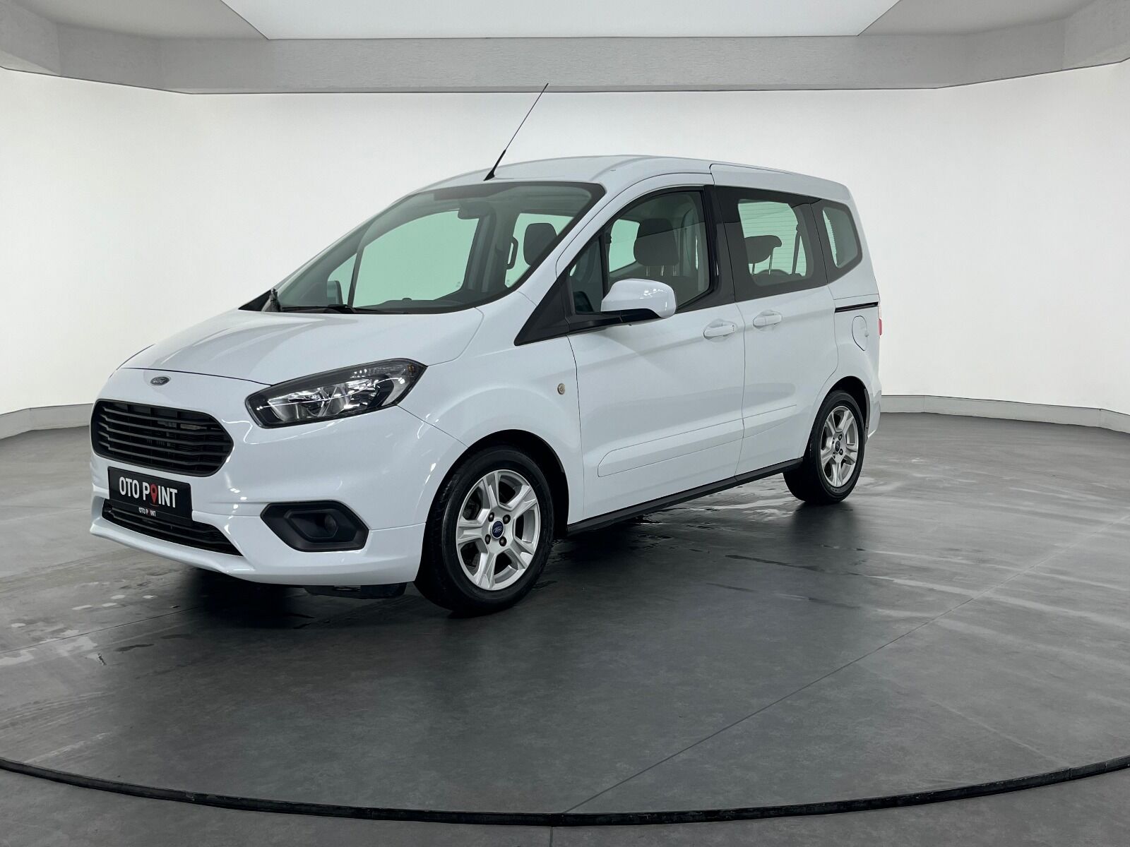 Ford Tourneo Courier 1.5 TDCI Deluxe - 2023 - Detay