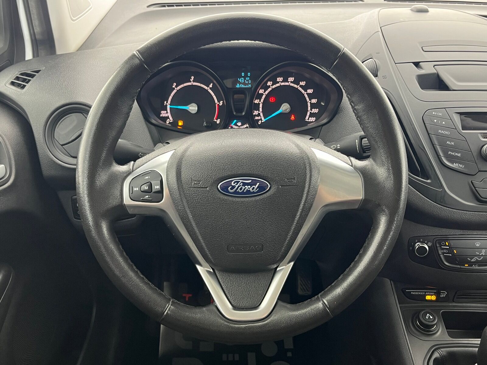 Ford Tourneo Courier 1.5 TDCI Deluxe - 2023 - Detay