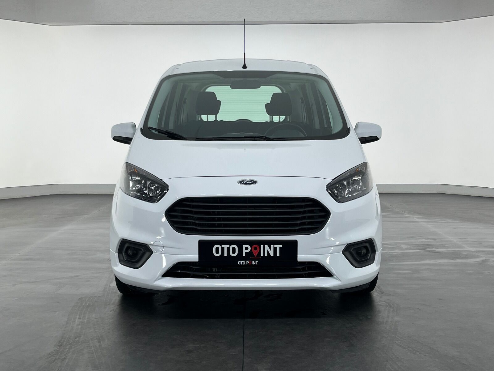 Ford Tourneo Courier 1.5 TDCI Deluxe - 2023