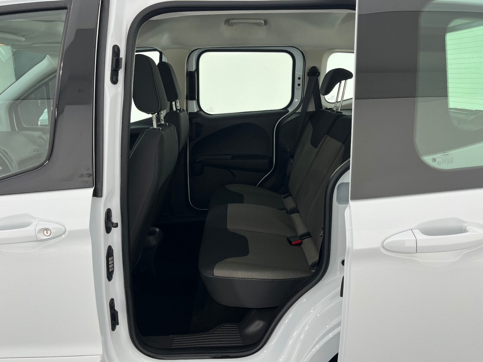 Ford Tourneo Courier 1.5 TDCI Deluxe - 2023 - Detay
