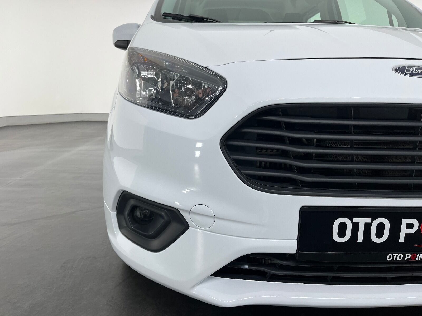 Ford Tourneo Courier 1.5 TDCI Deluxe - 2023 - Detay