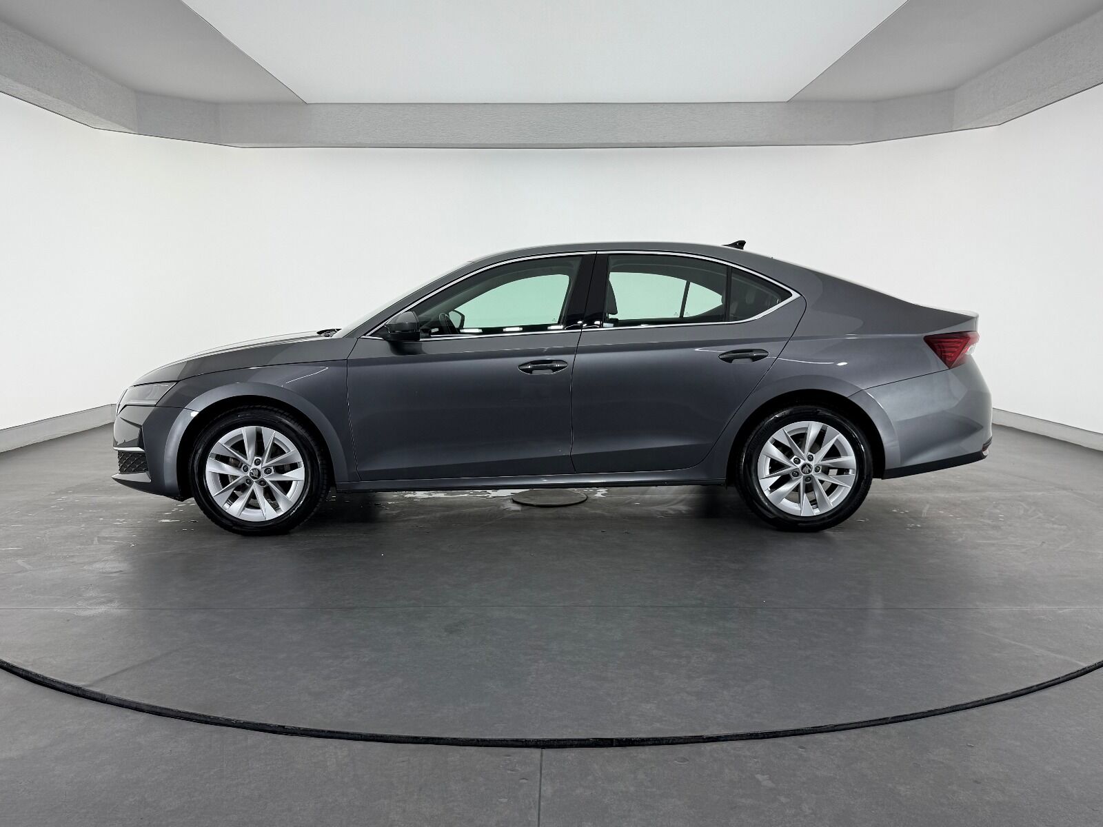 Skoda Octavia 1.5 TSI Mhev Premium DSG - 2025 - Detay