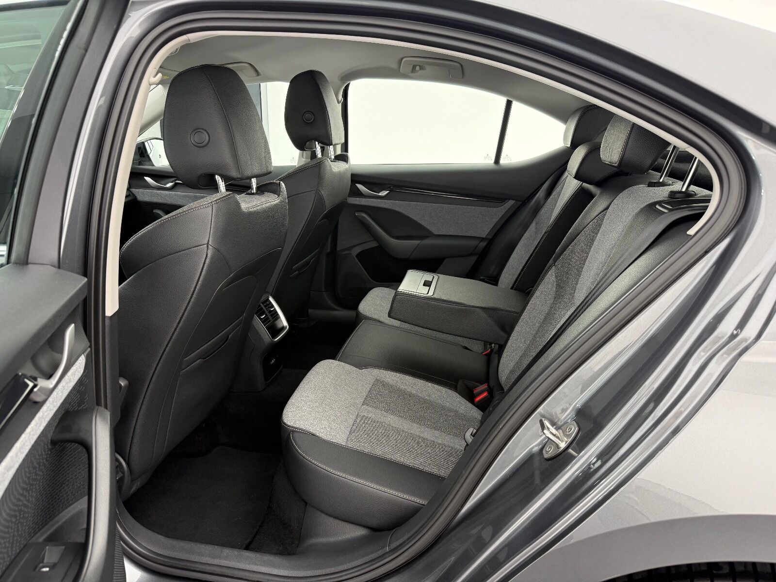Skoda Octavia 1.5 TSI Mhev Premium DSG - 2025 - Detay
