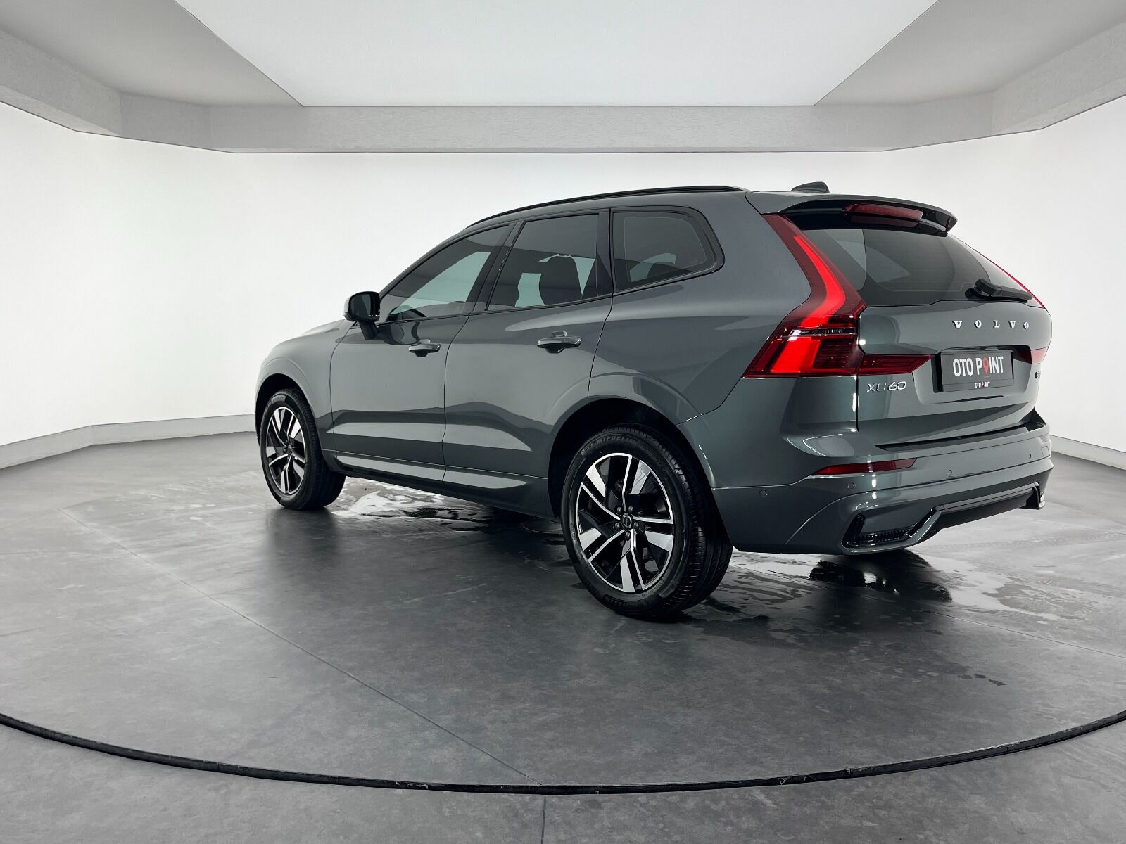 Volvo XC60 2.0 B5 Mild Hybrid Plus Dark AWD - 2025 - Detay