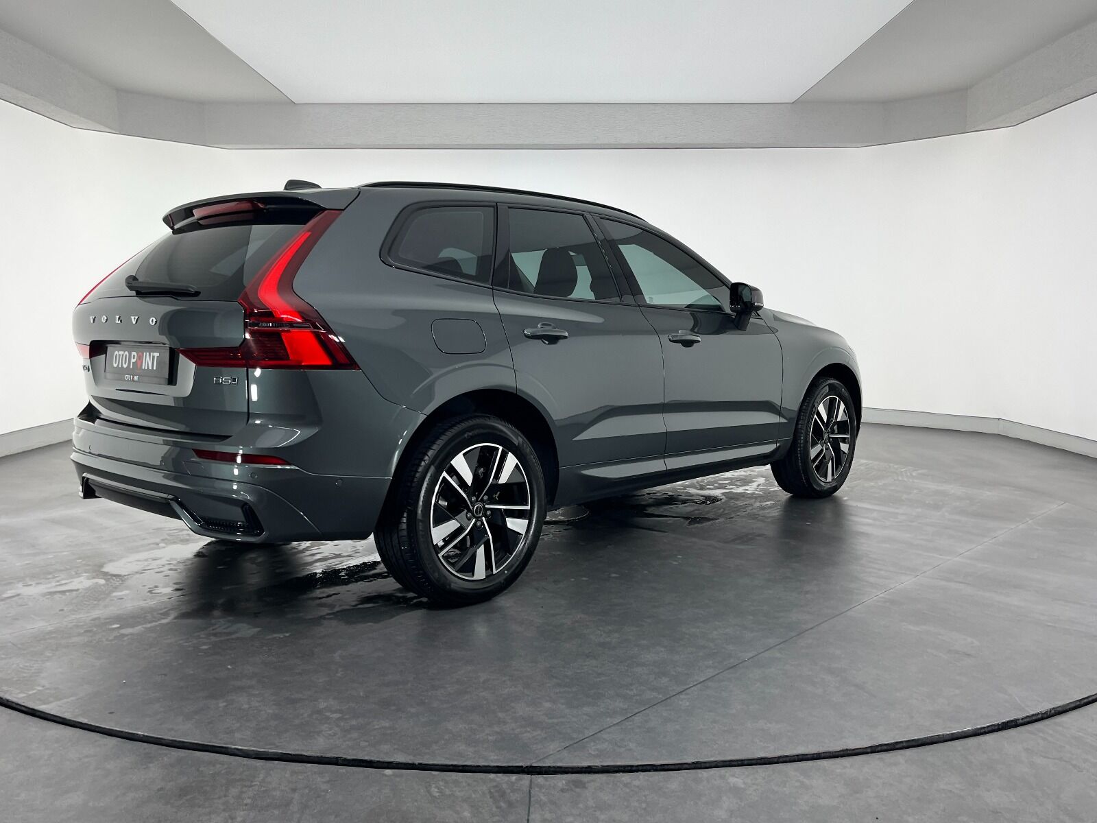 Volvo XC60 2.0 B5 Mild Hybrid Plus Dark AWD - 2025 - Detay