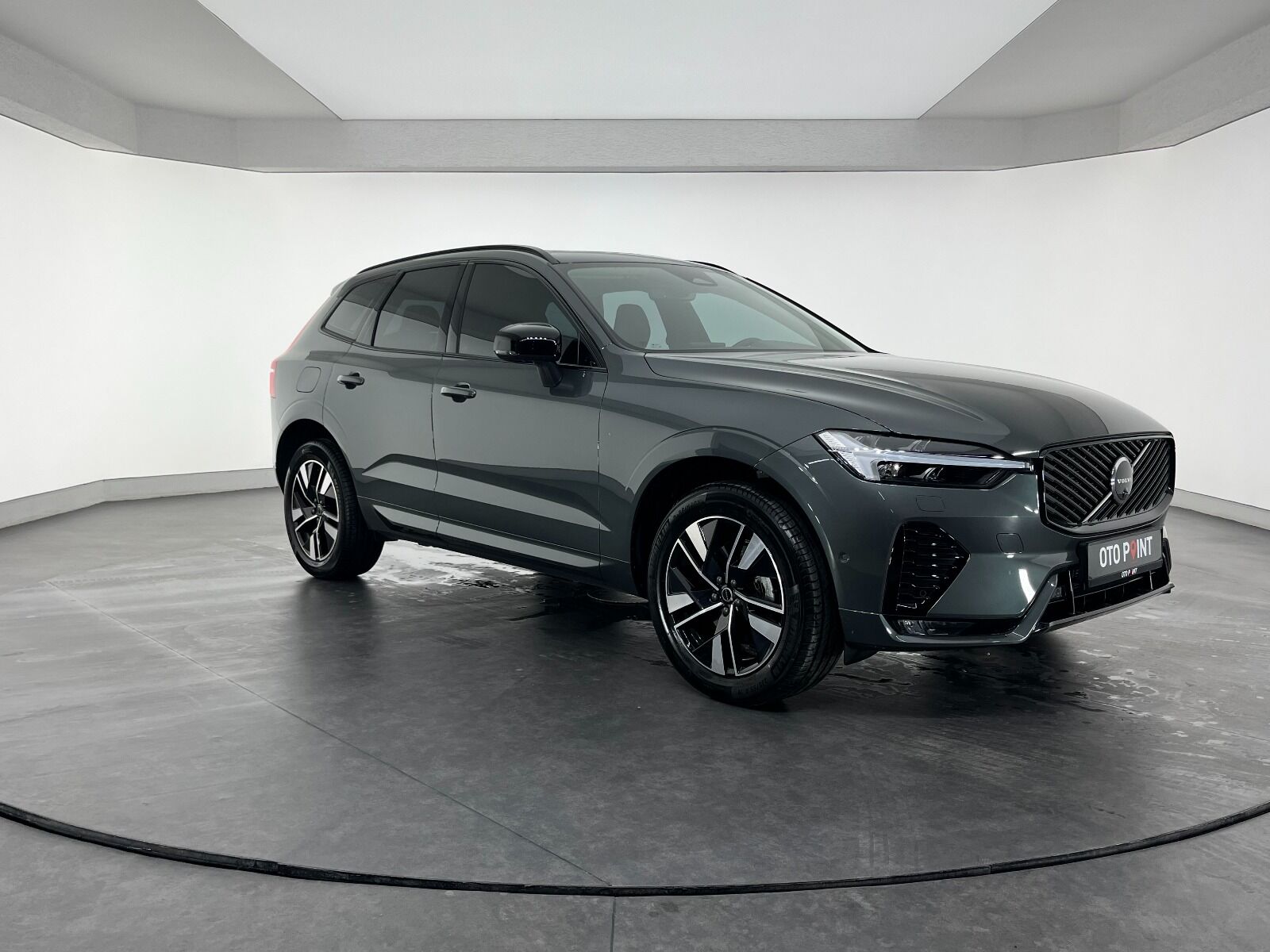 Volvo XC60 2.0 B5 Mild Hybrid Plus Dark AWD - 2025 - Detay