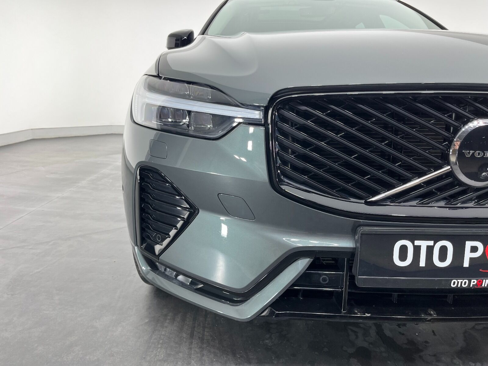 Volvo XC60 2.0 B5 Mild Hybrid Plus Dark AWD - 2025 - Detay