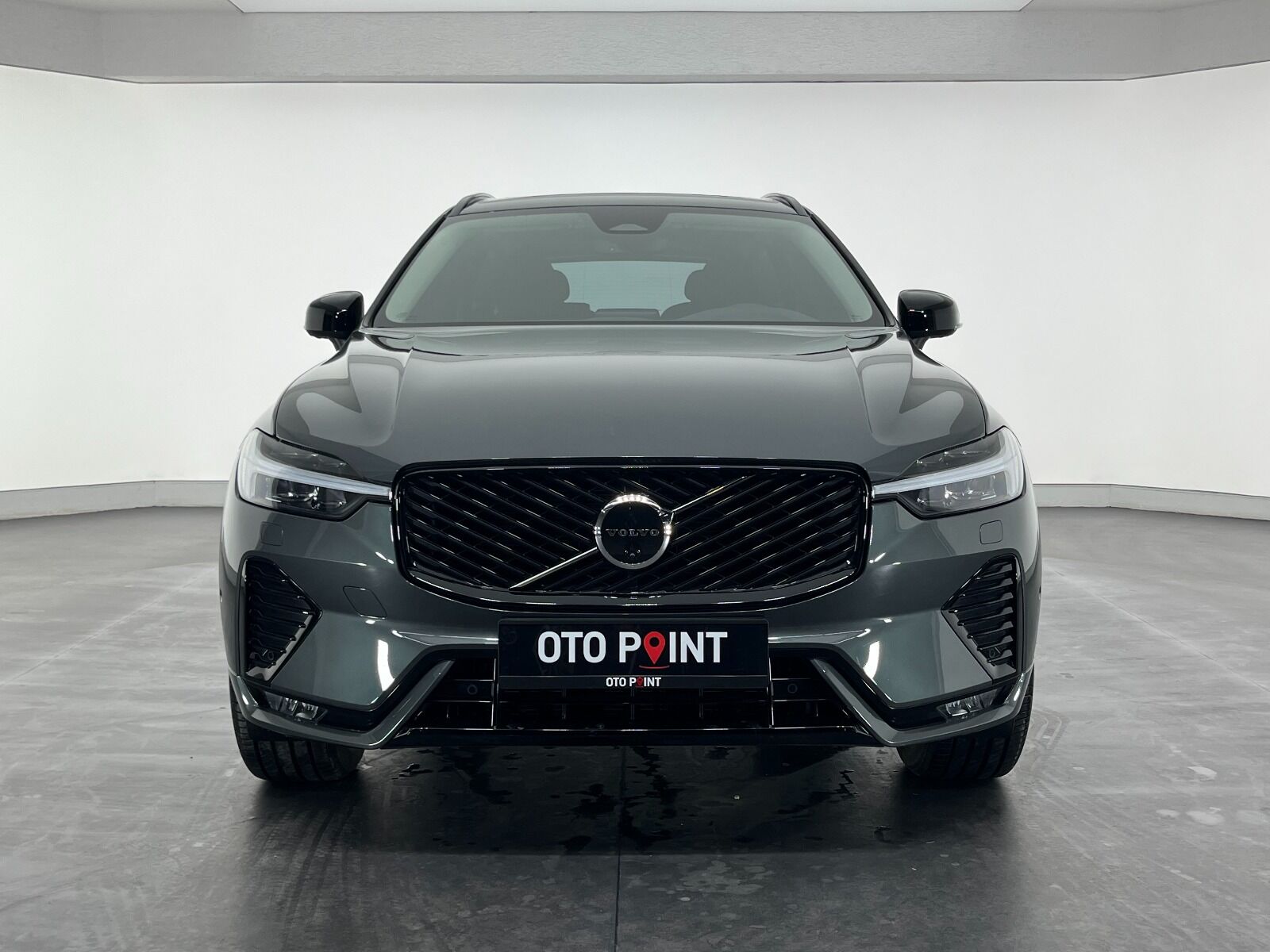 Volvo XC60 2.0 B5 Mild Hybrid Plus Dark AWD - 2025