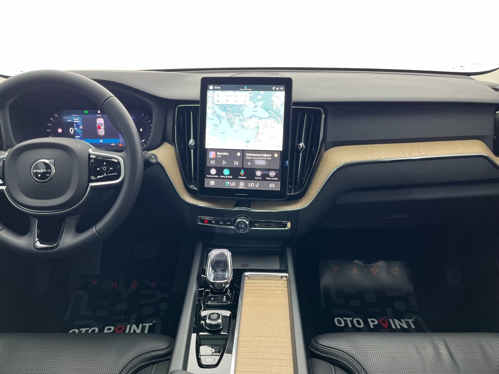 Volvo XC60 2.0 B5 Mild Hybrid Plus Dark AWD - 2025 - Detay