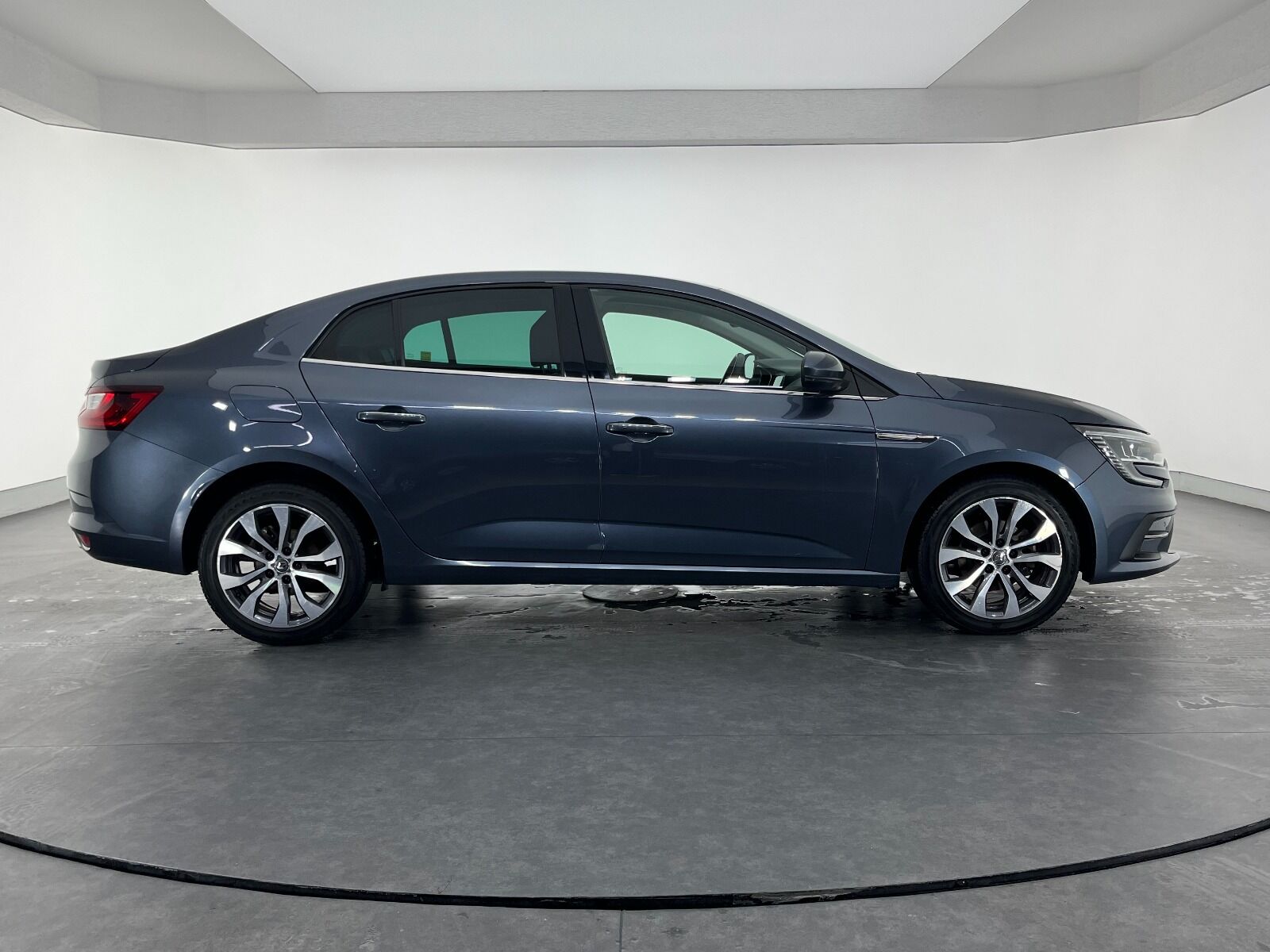 Renault Megane Sedan 1.5 BluedCi Icon EDC - 2022 - Detay