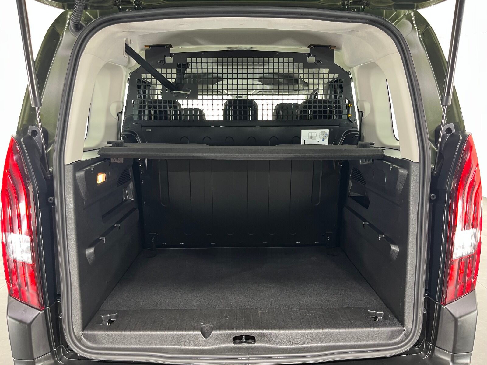 Peugeot Rifter 1.5 BlueHDI Allure EAT8 - 2025 - Detay