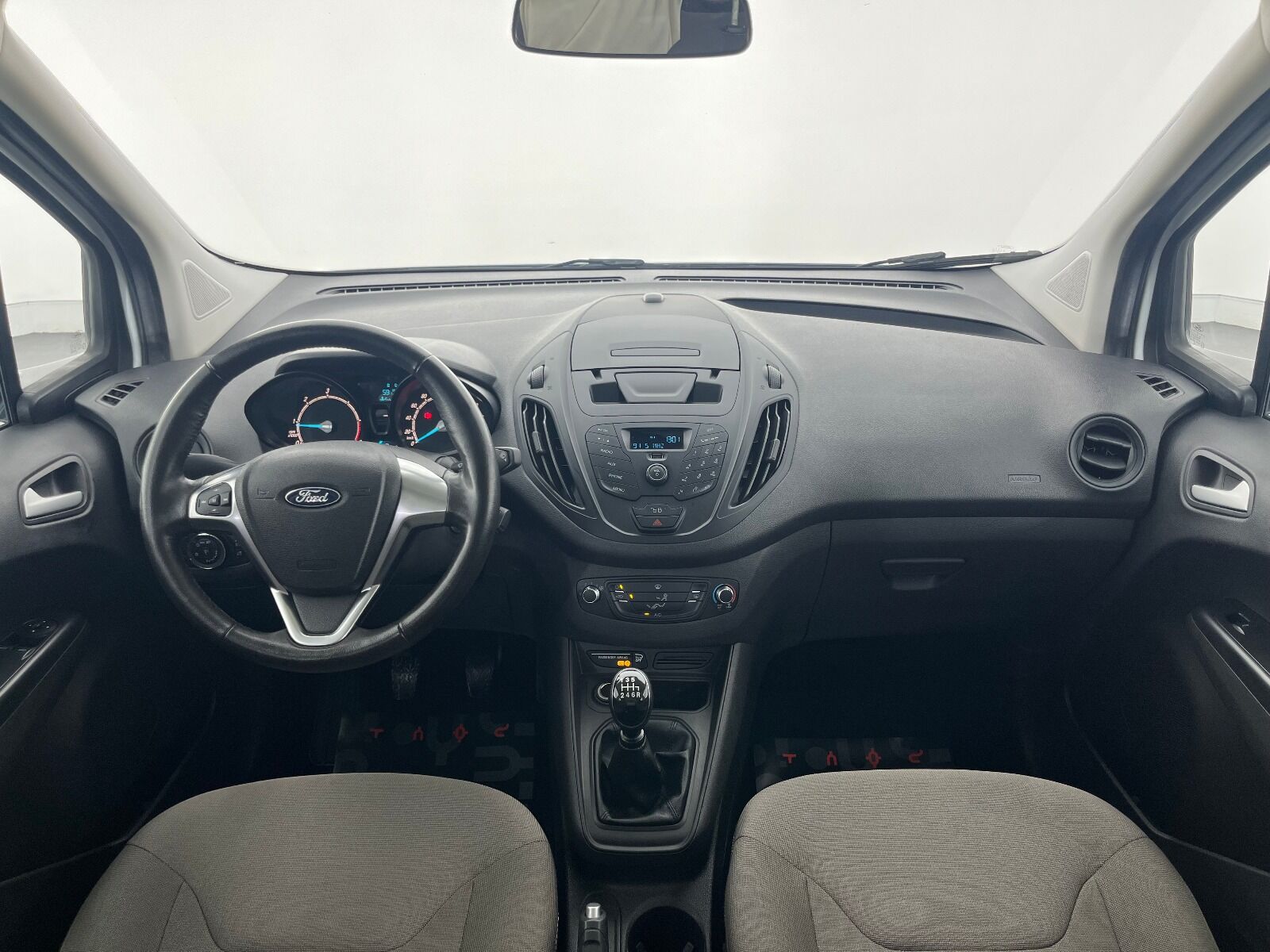 Ford Tourneo Courier 1.5 TDCI Deluxe - 2023 - Detay
