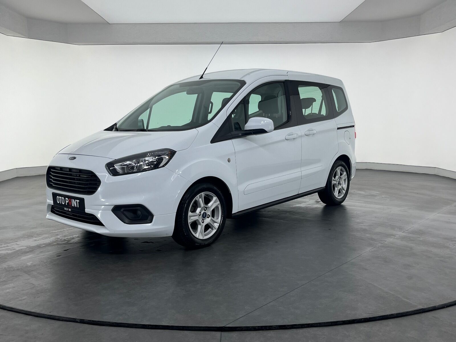 Ford Tourneo Courier 1.5 TDCI Deluxe - 2023 - Detay