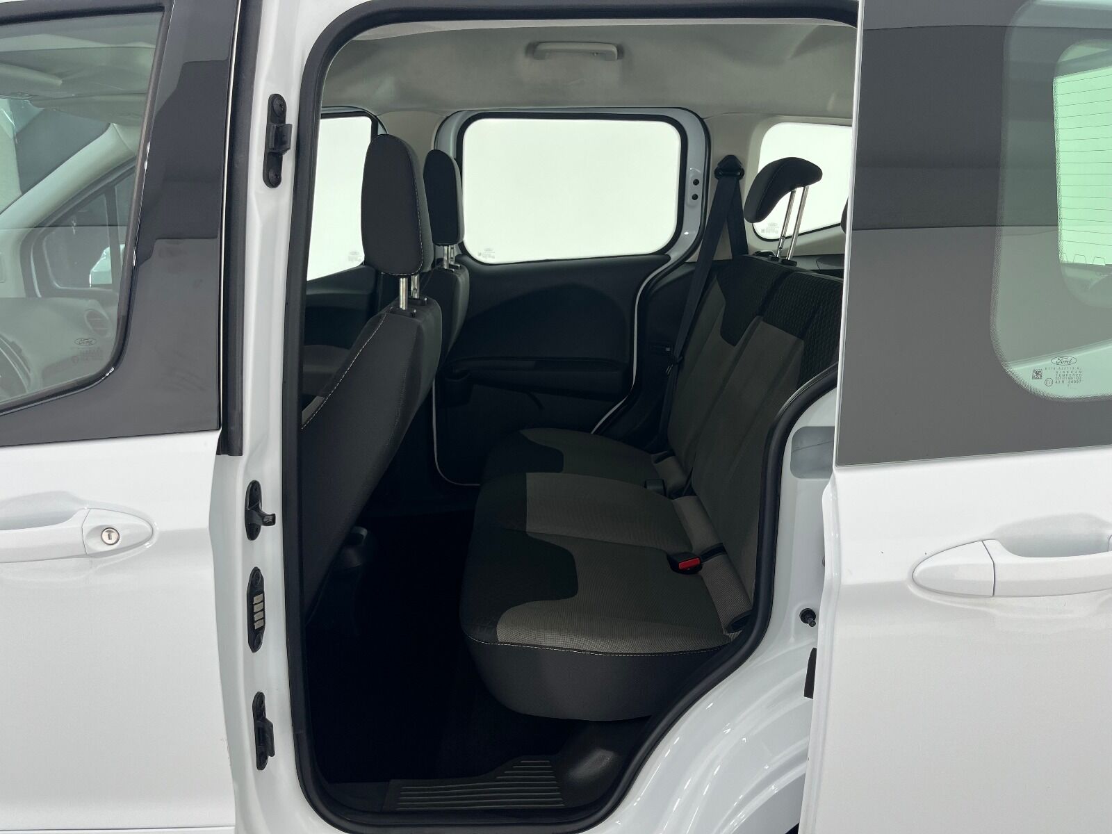Ford Tourneo Courier 1.5 TDCI Deluxe - 2023 - Detay