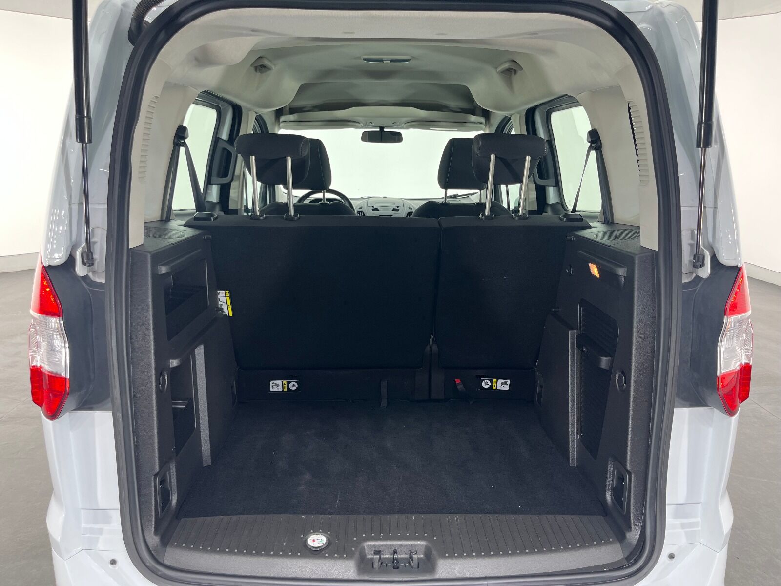 Ford Tourneo Courier 1.5 TDCI Deluxe - 2023 - Detay