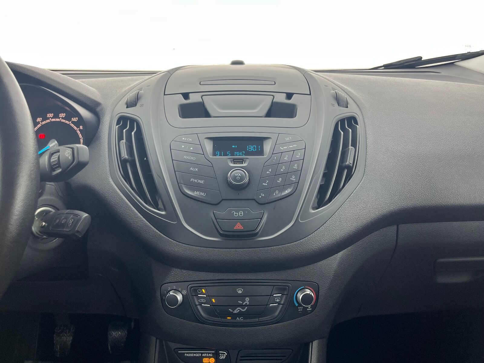 Ford Tourneo Courier 1.5 TDCI Deluxe - 2023 - Detay
